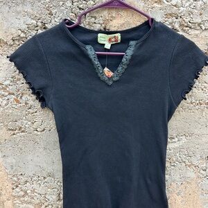 NWT vintage Y2K baby doll t shirt size S lettuces hem beaded v neck collar